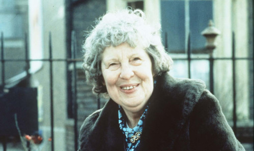 Anna Wing appeared in the very first episode of EastEnders.