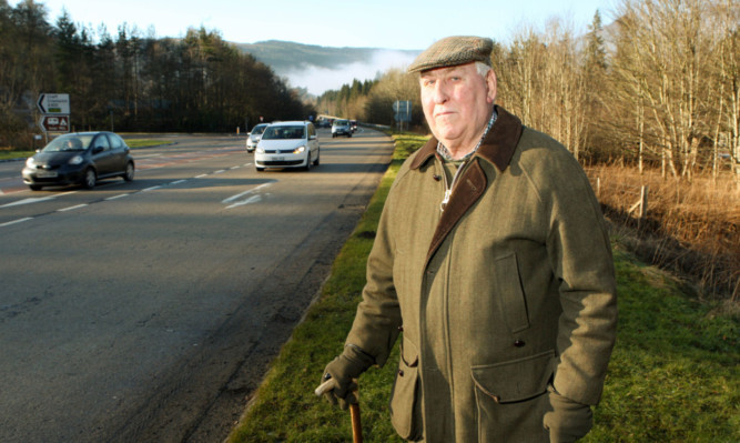 Hamish Carlton is calling for a temporary roundabout to be installed as work to dual the A9 is carried out.