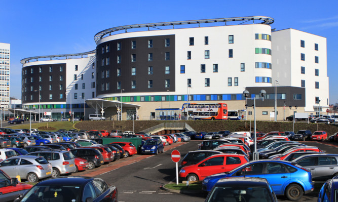The Victoria Hospital in Kirkcaldy has been criticised in a report looking into care for elderly patients.