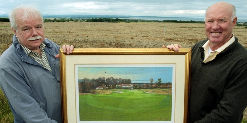 John Stevenson, Courier, 19/07/11. Fife.St Andrews. Proposed new golf course at Feddinch Mains just outside St Andrews. Pic shows l/r golf artist Lincoln Rowe and Tom Weiskopf at the site of the new course with painting of what this part of the course will look like on completion.
