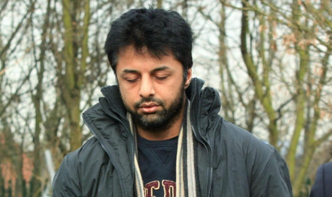 Lawyers acting for honeymoon murder suspect Shrien Dewani are launching a bid to take his case to the Supreme Court.