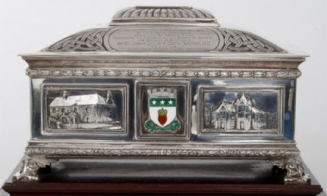 The casket sold for £7,200 at auction.