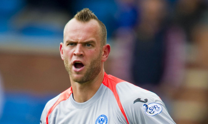 St Johnstone keeper Alan Mannus has been ruled out for six weeks.