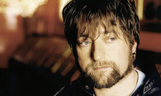 Kenny Anderson, AKA King Creosote, has vowed to keep Fence going.