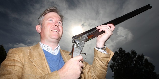 Steve MacDougall, Courier, Gleneagles Hotel, Auchterarder. Sotheby's Gun Auction Photo Call. Pictured, Gavin Gardiner (of Gavin Gardiner Limited, in association with Sotheby's) with a prototype 12-bore over and under single trigger ejector gun by Boss & Co. (valued at £10,000-£15,000).