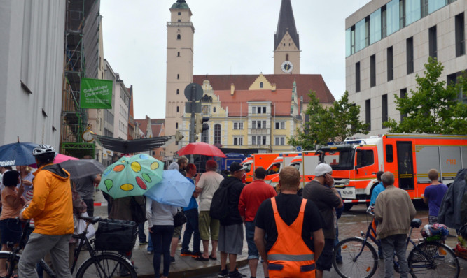 A man has taken three hostages in the city hall of Ingolstadt.