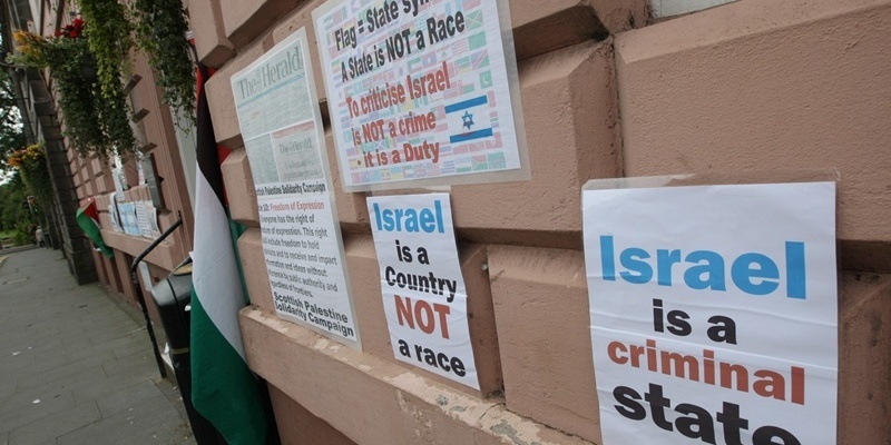 DOUGIE NICOLSON, COURIER, 23/08/11, NEWS. Pic shows some of the posters outside Cupar Sheriff Court today, Tuesday 23rd August 2011. Story by Cupar office.