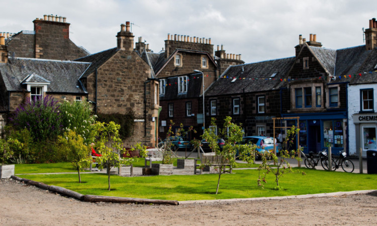 Bumblebee Square in Comrie.