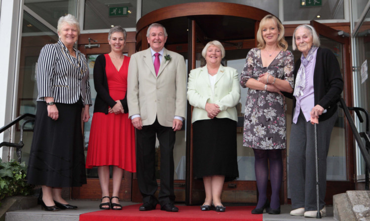 From left: Provost Liz Grant, Fairview School head teacher Fiona Gillespie, Beautiful Perth chairman John Summers, vice-chairman Euna Scott, Beautiful Perth secretary Jenny Williams and Viewlands House resident Hettie Williams.