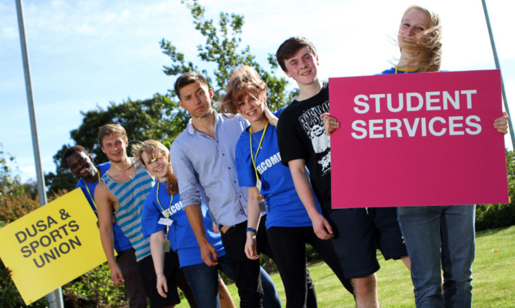 Some of the freshers with Peer Connnection students who are the link between the new students and University services.