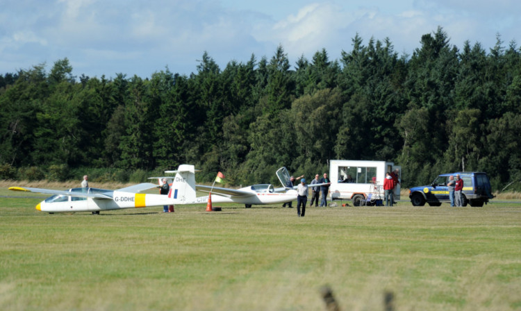 The British Gliding Association is to hold an investigation into the incident at Portmoak Airfield.