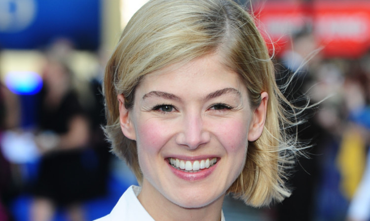 Rosamund Pike will voice Lady Penelope in the new Thunderbirds TV series.