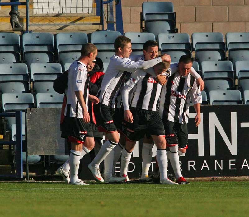 Gareth Jennings,Sunday Post....Dundee V Dunfermline,  Willie Gibson celebrates his 2nd penalty goal
