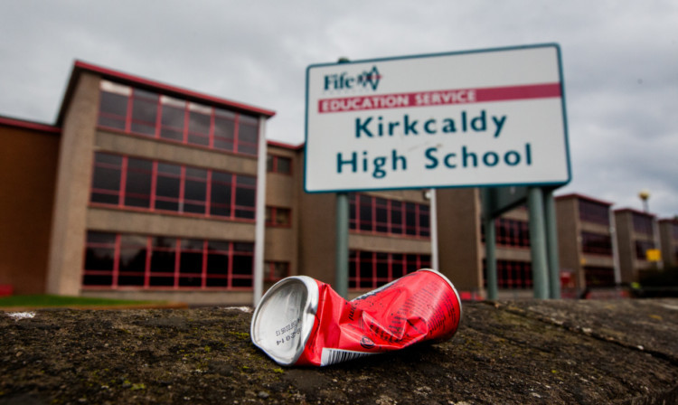 Carbonated soft drinks and energy drinks will be banned at Kirkcaldy High School from Monday.