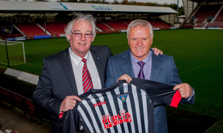 Jim Leishman and former Hearts manager Jim Jefferies at East End Park, home of Dunfermline FC.