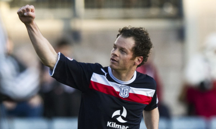 03/11/12 CLYDESDALE BANK PREMIER LEAGUE
DUNDEE V HEARTS (1-0)
DENS PARK - DUNDEE
Matt Lockwood celebrates his goal for Dundee.