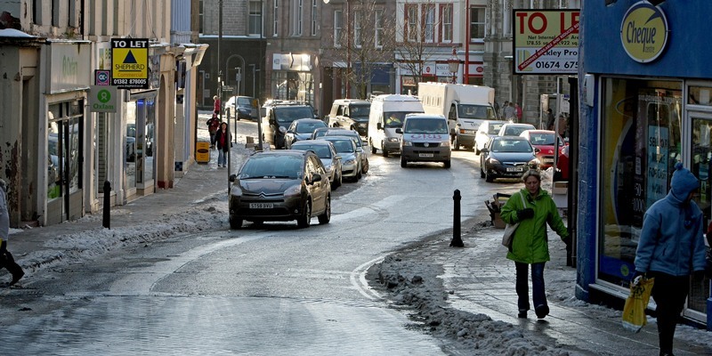 Kim Cessford, Courier - 07.12.10 - Arbroath High Street - words from Graeme in Arbroath