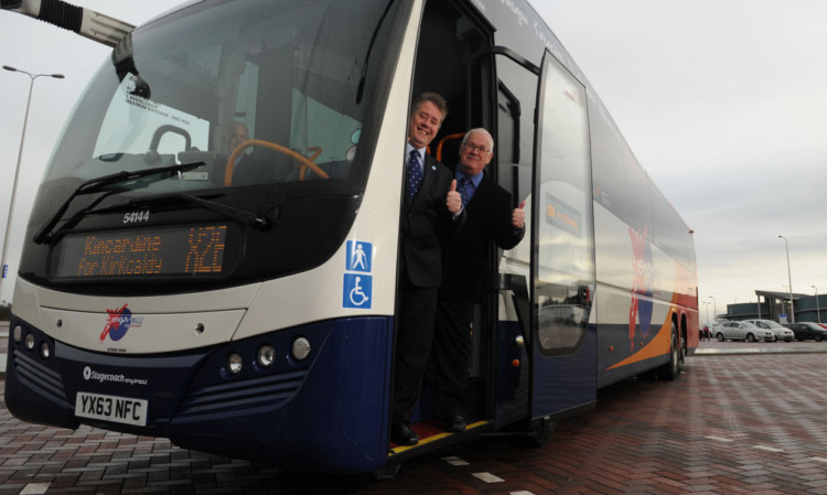 Transport Minister and Councillor Pat Callaghan give their approval.