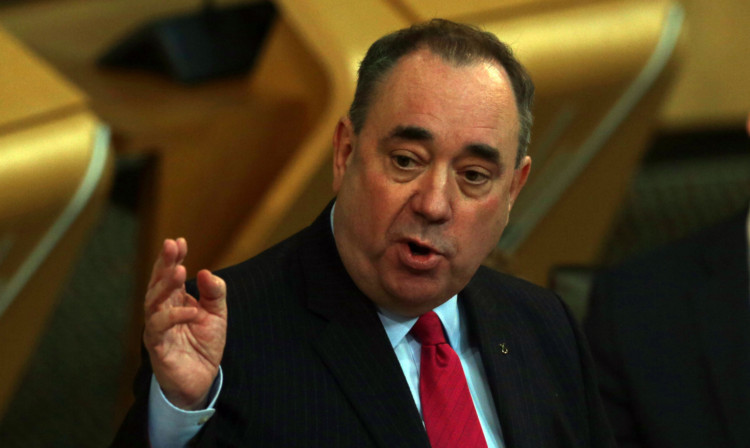 Alex Salmond has hit back at claims an independent Scotland would have to apply for EU membership.