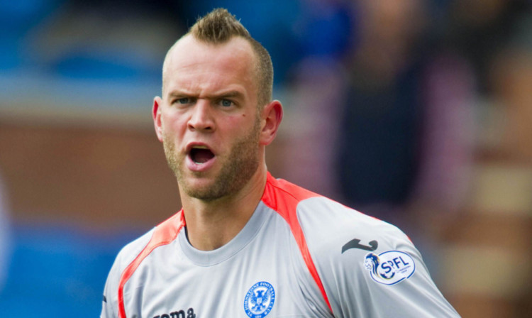 Alan Mannus is keen to become Michael ONeills preferred option.