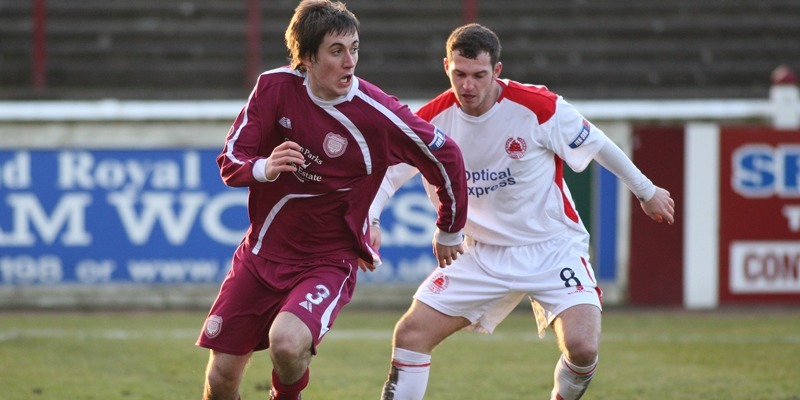 Football, Arbroath v Clyde -  l to r - Callum Booth (Arbroath) and William McLachlan (Clyde)