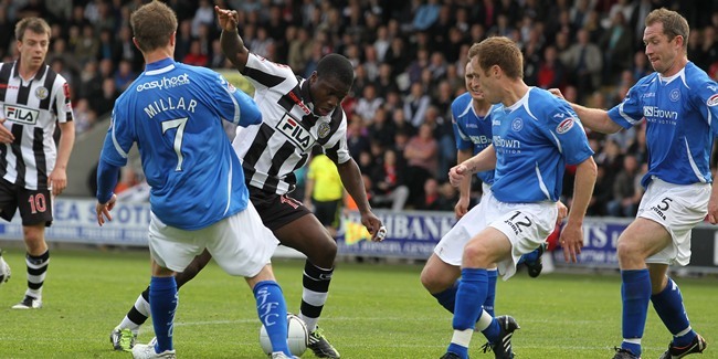 10/09/11 Sunday Post, Chris Austin. nigel hasselbaink heads for goal  during the SPL match at New St Mirren park Paisley.