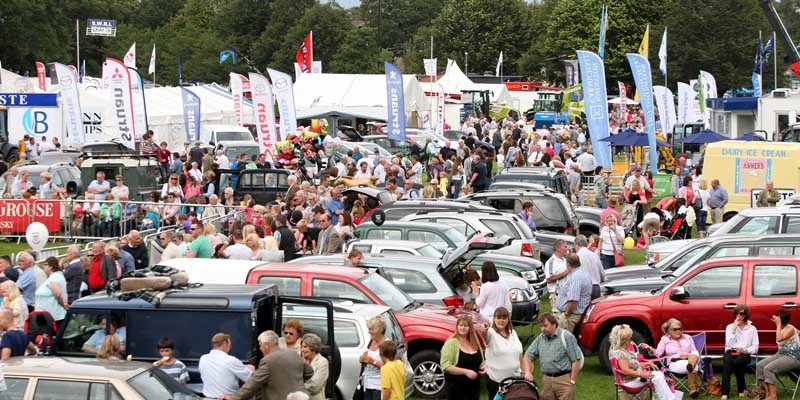 South Inch, Perth. Perth Show 2011. Scenes from the Saturday. Pictured, crowds scene.