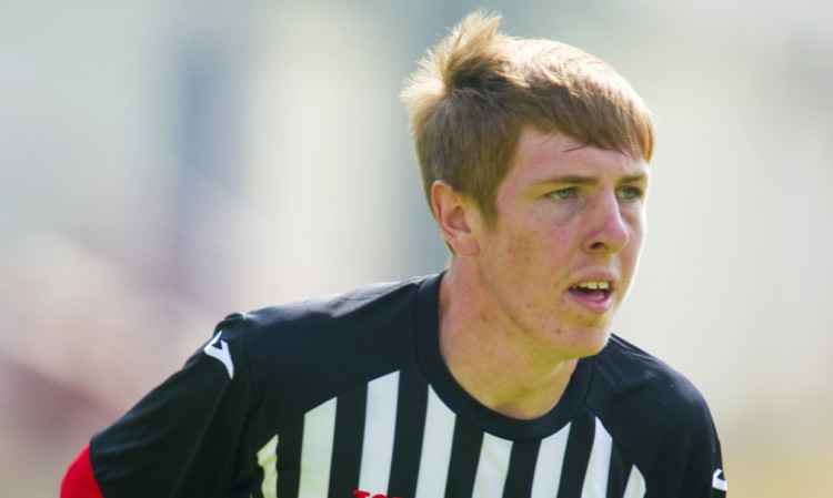 Lewis Martin in action for Dunfermline.