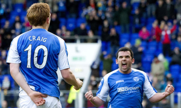 Liam Craig (left) celebrates his goal against Dundee back in January with then team-mate Callum Davidson.