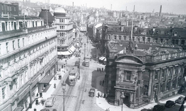 Plans to bring trams back to the streets of Dundee have been discussed.
