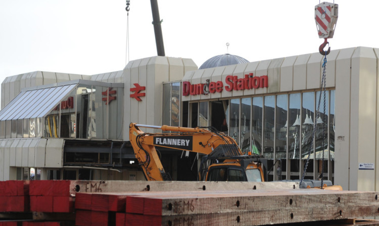 Ongoing work at Dundee Station where efforts to remove part of the tunnel on the east side of the station were slowed by the adverse weather.