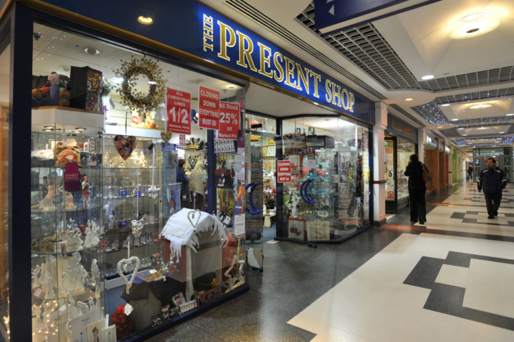 'The Present Shop' in the Wellgate Centre is to close down.