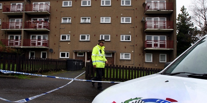 John Stevenson, Courier, 12/10/11. Fife. KIrkcaldy. Pics show police activity at the scene of the alledged murder in Valley Gardens.