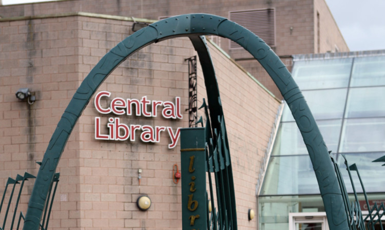 Kris Miller, Courier, 09/07/12. Picture today shows exterior shot of Central Library for files.
