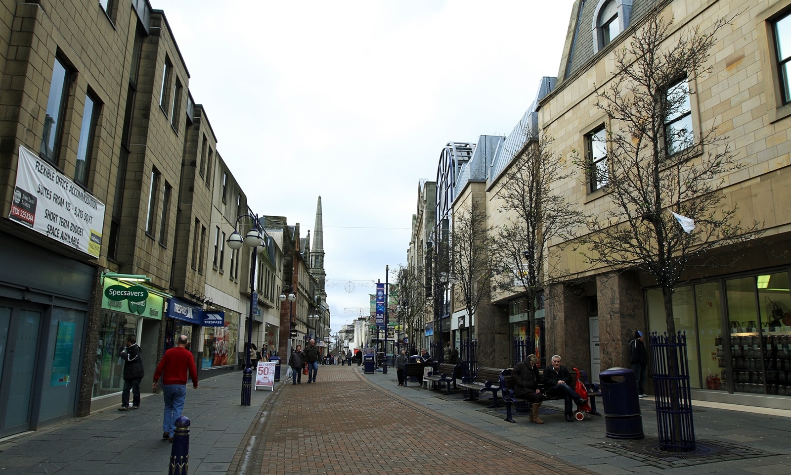 COURIER, DOUGIE NICOLSON, 02/01/14, NEWS.
FOR FILES.
Pic shows Dunfermline High Street today, Thursday 2nd January 2014.
