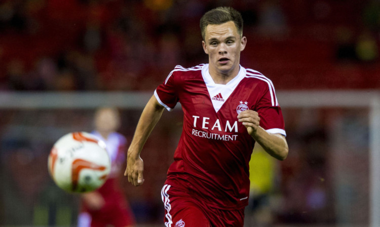 Lawrence Shankland in action for Aberdeen.