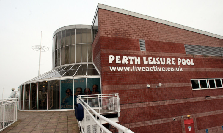 Plans to replace Perth Leisure Pool remain on track despite the trubles facing S&P Architects.