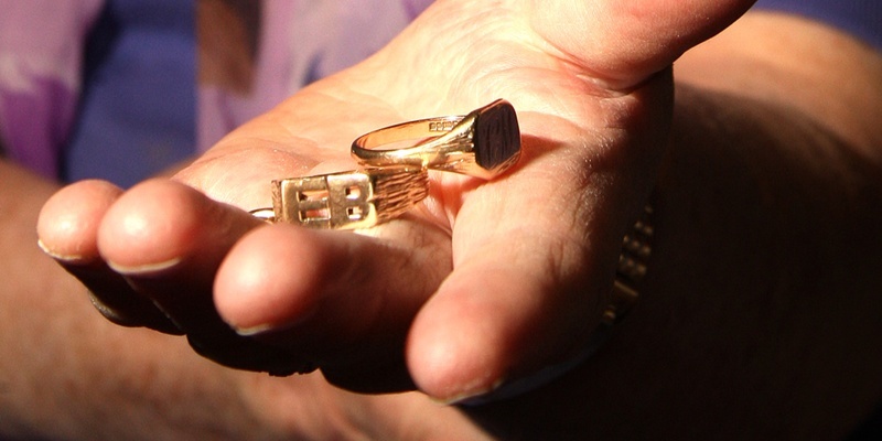 Kris Miller, Courier, 22/11/11. Picture today at home of Mrs Joan Pollock who had rings with great sentimental value returned to her after prompt action by the police. The rings were taken by a woman who conned her way into Mrs Pollock's home.