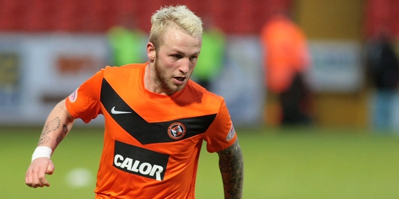 Kim Cessford, Courier - 24.12.11- Clydesdale Bank Scottish Premier League -  Dundee United v Hibs at Tannadice - Johnny Russell on the ball