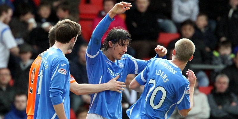 Gareth Jennings , St Johnstone v Dundee Utd, ,  Sandaza argues with Adams as he is sent off