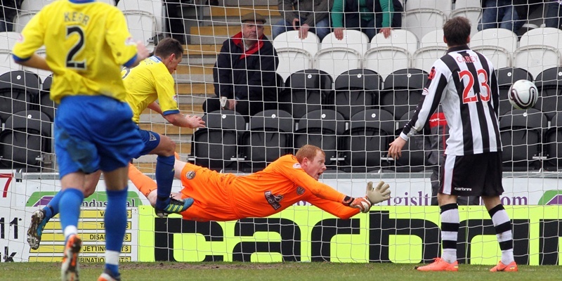 21/04/12 Sunday Post, Chris Austin. Paisley



      Andy Kirk goal,   during the SPL match at New St Mirren Park.