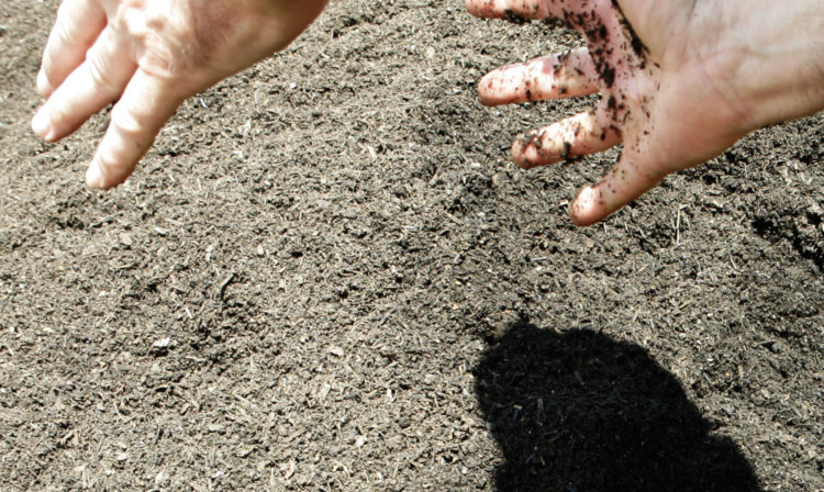 Health experts have linked six Legionella cases to use of compost.