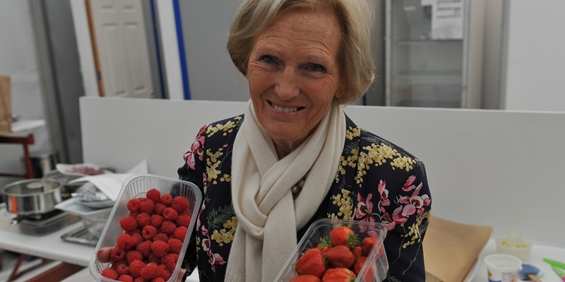 Kim Cessford - 31.08.12 - pictured at the Dundee Food and Flower Festival is top baker Mary Berry who gave a presentation