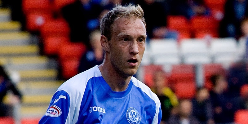 01/09/12 CLYDESDALE BANK PREMIER LEAGUE
ST JOHNSTONE v DUNDEE UTD (0-0)
MCDIARMID PARK - PERTH
Steven Anderson in action for St Johnstone