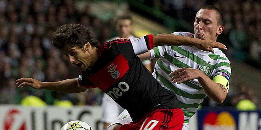 19/09/12 UEFA CHAMPIONS LEAGUE
CELTIC v BENFICA
CELTIC PARK - GLASGOW
Benfica captain Pablo Aimar does well to hold off Scott Brown (right)