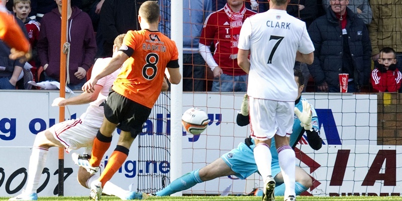 20/10/12 CLYDESDALE BANK PREMIER LEAGUE
DUNDEE UTD v ABERDEEN (1-1)
TANNADICE - DUNDEE
John Rankin (8) prods home for Dundee Utd to open the score