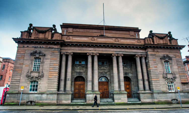 Opponents of plans to demolish Perth City Hall are appealing for more public support.