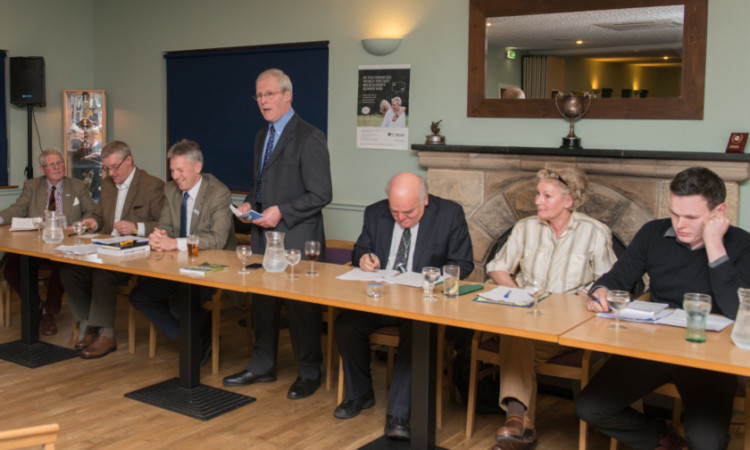 After nearly three hours of debate between Farming for Yes and Rural Better Together, a secret ballot produced four votes for independence and 48 against, with 10 saying they were undecided.