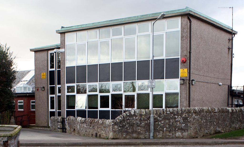 Kris Miller, Courier, 17/03/14. Picture today shows Springfield Primary School for story about the school having to be closed after half of the pupils came down with flu like symptoms.