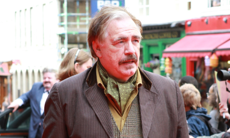 Brian Cox is urging the US to back a Yes vote in September.